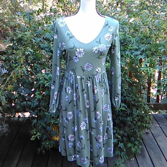Old Navy Empire Waist Knit Dress - Picture 1 of 11